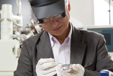 “Even with my aged eyes, it’s easy” Professor Terauchi said, wearing a headband magnifier, quickly setting a sample.