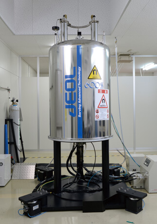 JEOL Solid-state NMR used in Structural Chemistry Lab 2